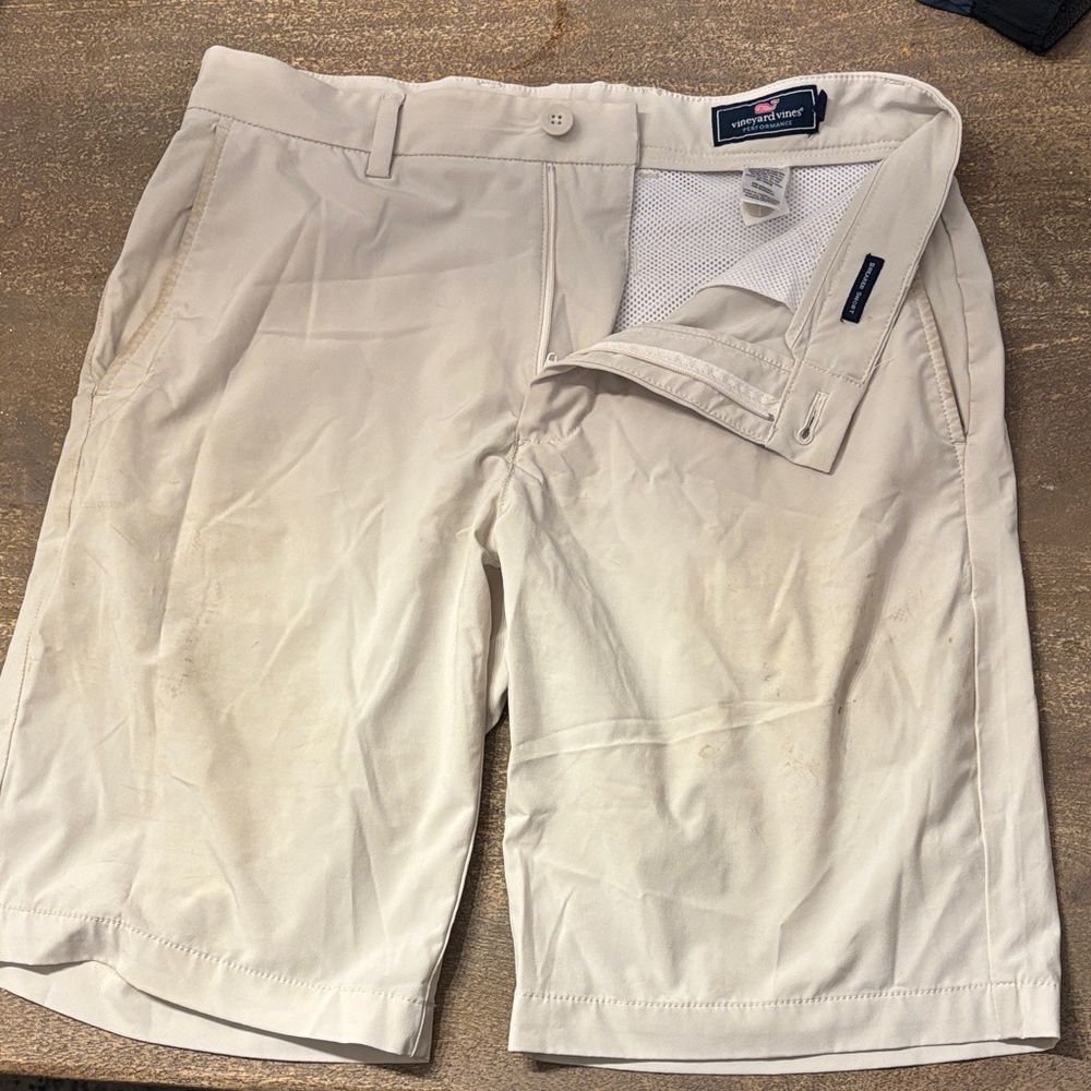 Vineyard Vines Men's Cream Flat Front Shorts